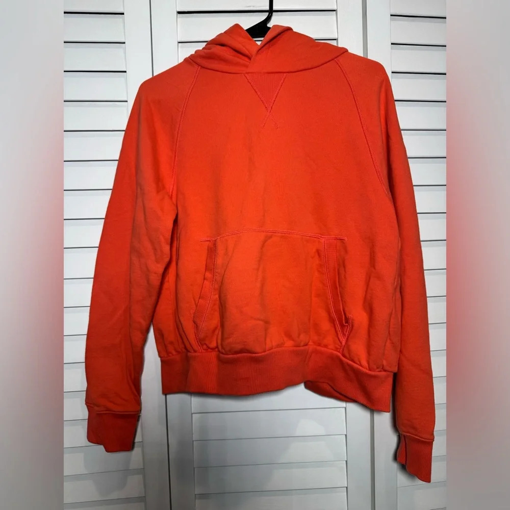 Athleta Women's Moonrise Hoodie in Passion Coral with Open Back Size Small - Picture 4 of 5